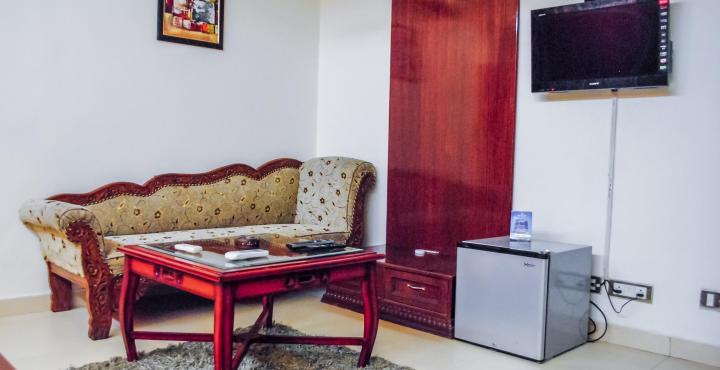 Treebo Shanta Inn Lucknow Exterior photo