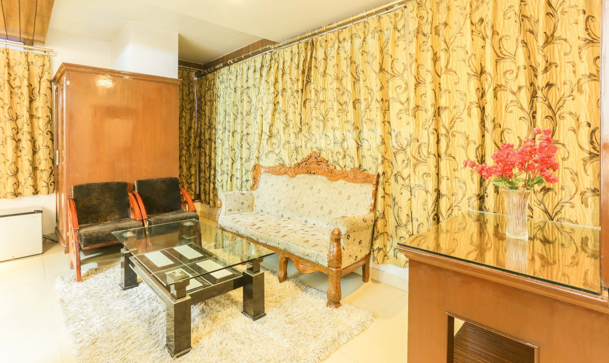 Treebo Shanta Inn Lucknow Exterior photo